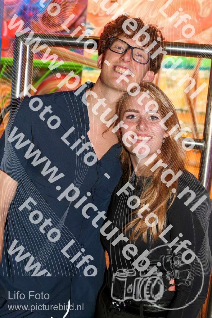 1157