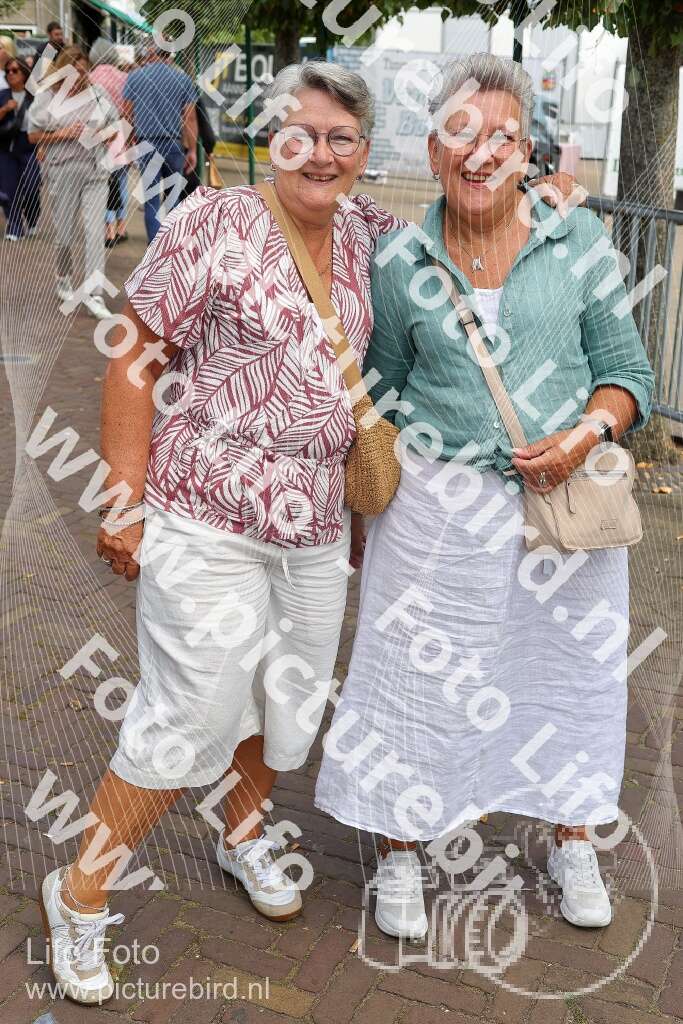 2805