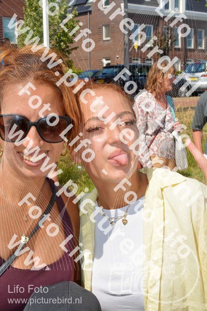 2802