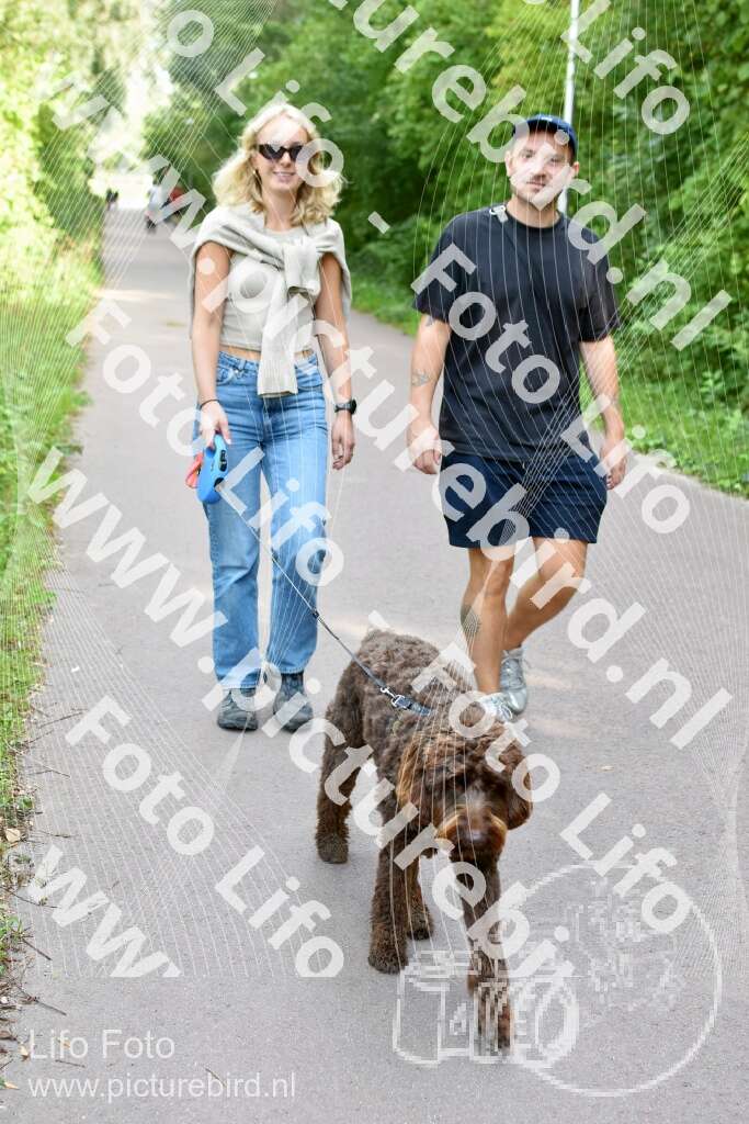 897